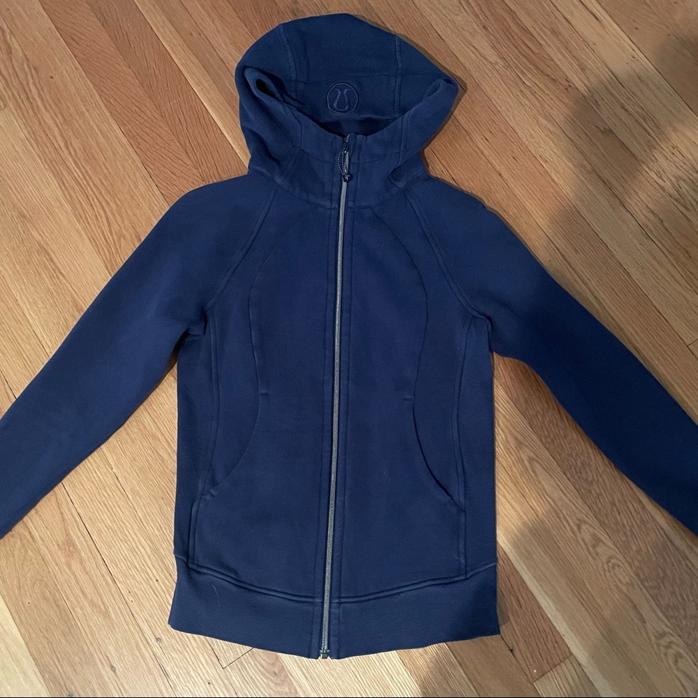 Size 4 Lululemon scuba hoodie